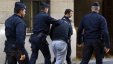 فرنسا تسعى لاعتقال 3 فلسطينيين