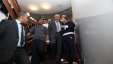 رئيس الوزراء رامي الحمد الله يزور بسام زكارنة و معين عنساوي في المستشفى و يأمر بالأفراج عنهما مباشرة