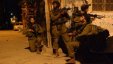 الاحتلال يعتقل 28 مواطنا في أنحاء متفرقة بالضفة