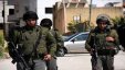 الامن الفلسطيني يسلم وثائق سرية فقدها جيش الاحتلال بالخليل