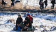مصرع 12 سوريا على الحدود اللبنانية نتيجة البرد القارص