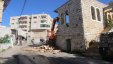 بلدية الخليل تَهدم منزلاً لتوسعة الشارع في منطقة قرن الثور
