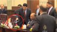 فيديو: وزير خارجية مصر يطيح بميكرفون 
