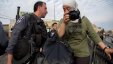 شرطة الاحتلال تعتدي على طاقم صحفي في القدس