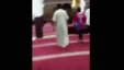 بالفيديو – «نونو يا نونو».. شاب سعودي مخمور يغني عبر مكبرات الصوت في المسجد
