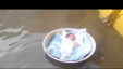 بالفيديو : ام وضعت طفلها بصحن حينما احست بالموت يقترب منها بسبب فيضانات الأمطار